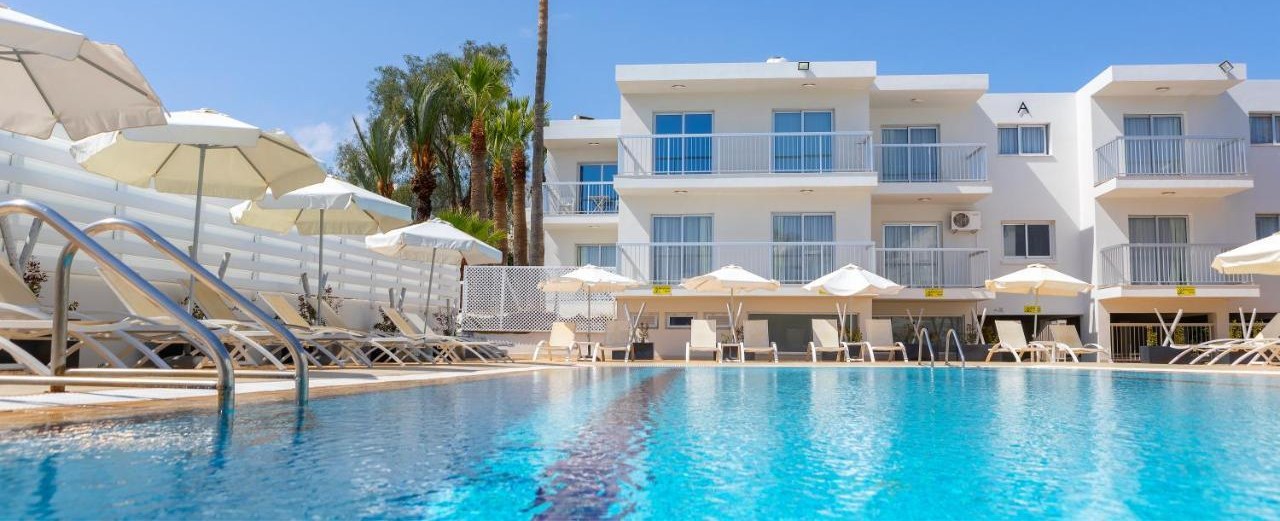 Mia Hotel Apartment - מלון באייה נאפה לחופשת נוער