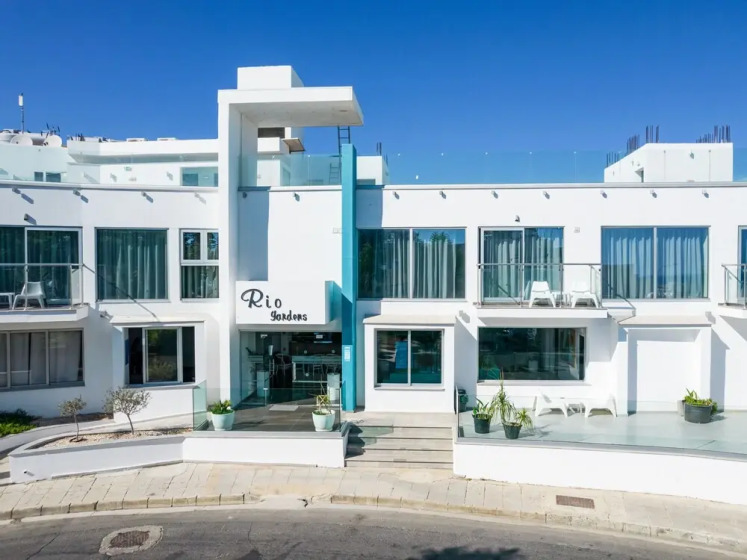 Rio Napa Apartments - מלון באייה נאפה לחופשת נוער